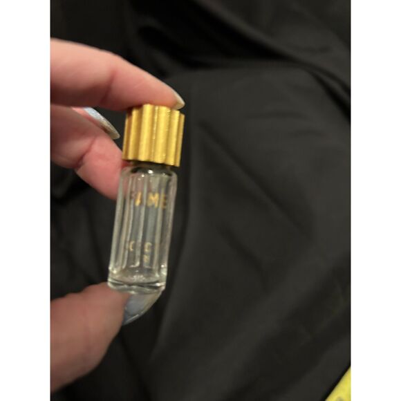 Antique Velvet Clutch Purse with Jeweled Detail and Beauty Accessories - Picture 14 of 16